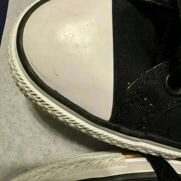 Preowned Converse Black and Yellow All Stars Men’s size 9 Women’s 11 - Picture 14 of 15